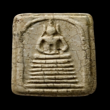 พระสมเด็จวัดเกศไชโย พิมพ์เจ็ดชั้น หูประบ่า