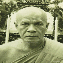 ภาพถ่ายหลวงพ่อสดวัดปากน้ำทันยุคพร้อมลายเซนต์