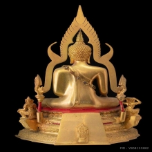 พระพุทธชินราชจำลอง รุ่นอกเลาบนผ้าทิพย์ด้านหลังพานพระศรี 9
