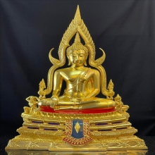 พระพุทธชินราชจำลอง ตราสัญลักษณ์อกเลาวิหารหลวงพ่อชินราช ๑๖