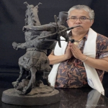 พระบรมรูปสมเด็จพระนเรศวรมหาราช จอมทัพเอกบุรุษชาติอาชาไนย 