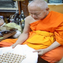 ล็อกเก็ต ที่ระลึก อาจารย์ชินพร สุขสถิตย์ อุดผงพรายกุมาร 