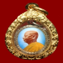 ล็อคเก็ตหันข้าง หลวงพ่อเงิน วัดดอนยายหอม หลังทองคำ รุ่นแรก 