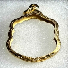 ตลับทองมือสอง ใส่เหรียญเสมาแปดรอบ หลวงปู่ทิม
