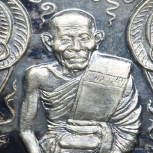 เหรียญรุ่นแรก พระครูวิบูลศีลวัตร วัดหนัง ปี๒๕๔๒