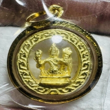 พระพรหม องค์สีทอง เลี่ยมกรอบทองคำแท้ สวยแชมป์