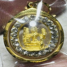 พระพรหม องค์สีทอง เลี่ยมกรอบทองคำแท้ สวยแชมป์