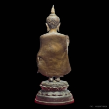 พระพุทธรูปยืนสมัยกำแพงอยุธยา