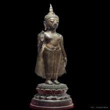 พระพุทธรูปยืนสมัยกำแพงอยุธยา