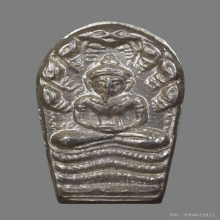 022/ พระปรกใบมะขาม หลวงปู่แหวน ปี 2520 เนื้อเงิน