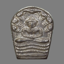 022/ พระปรกใบมะขาม หลวงปู่แหวน ปี 2520 เนื้อเงิน