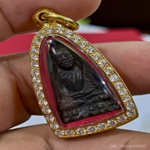 หลวงปู่ทวดเตารีด“แข้งขีด”องค์ดาราในหนังสือ