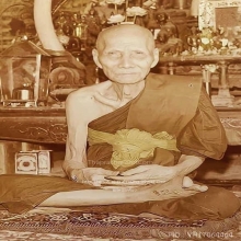 สมเด็จแม่เนื้อหอม หลังยันต์ครู หลวงพ่อเต๋ คงทอง ปี2516