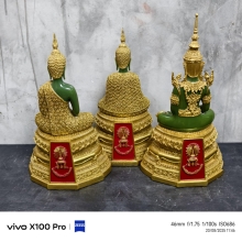 ชุดพระแก้วมรกต วัดพระศรีรัตนศาสดาราม สำนักพระราชวังจัดสร้าง 