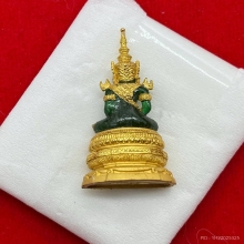 พระทองคำ.พระแก้วมรกต ภปร. ปี2547