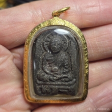 หลวงปู่ทวดเนื้อว่านพิมพ์ใหญ่ วัดพะโค๊ะ เลี่ยมทอง