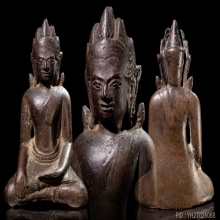 พระบูชาสมัยลพบุรีทรงเทริดขนนก
