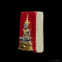 พระแก้วมรกตหลวงพ่อเริ่ม สีแดงนิยม พิมพ์ทรงเครื่องฤดูร้อน