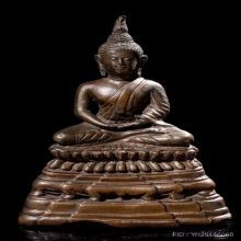 พระรัชกาลจีวรริ้ว 