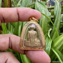 รูปเหมือนปั๊มหลวงพ่อพรหม รุ่นหูกาง เลี่ยมทองสวยหนาๆ