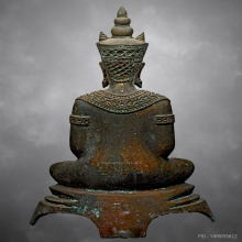พระบูชาศิลปะล้านนาทรงเครื่อง เนื้อสำริด