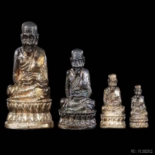 พ่อทวดสร้างเจดีย์ปี 33 ชุดกรรมการใหญ่ 4 องค์ เนื้อเงิน+กล่อง