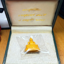 หลวงพ่อโสธรลอยองค์เนื้อทองคํา รุ่น120ปีกรมศุลกากร
