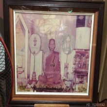 รูปถ่ายลป.โต๊ะ จารมือ พร้อมลายเซ็นน