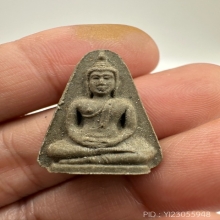 (2) พระผงของขวัญ หลวงปู่โต๊ะ ปี2521 เนื้อเกสร มีตะกรุด 