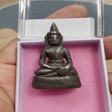 พระพุทธนั่งเนื้อสำริด กรุนาคาม