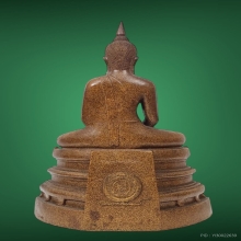 พระบูชาหลวงพ่อโสธรกระเบื้องหลังคาโบสถ์