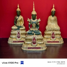 ชุดพระแก้วมรกต วัดพระศรีรัตนศาสดาราม สำนักพระราชวังจัดสร้าง