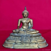 พระบูชาพระพุทธวชิรมงกุฏ วัดมกุฏกษัตริยาราม กรุงเทพฯ 