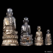 พ่อทวดสร้างเจดีย์ปี 33 ชุดกรรมการใหญ่ 4 องค์ เนื้อเงิน+กล่อง