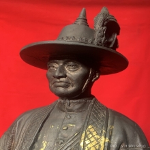 ใหญ่สุด พระบรมรูปพระบาทสมเด็จพระพุทธยอดฟ้าฯ 