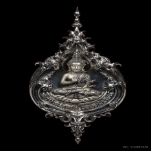 เข็มกลัดพระประธานวัดร่องขุ่น เนื้อเงินรมดำ อ.เฉลิมชัย