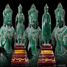 พระพุทธรูปสมัยลพบุรีสนิมหยก
