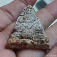 พระผงกรุวัดสามปลื้มพิมพ์กลีบบัวใหญ่