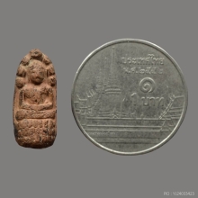 พระนาคปรกตัวหนอน ฐานสามชั้น (นิยม) เนื้อดิน