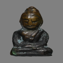 พระชัยวัฒน์ท่านเจ้ามา พิมพ์หน้ากระบี่ วัดสามปลื้ม