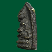 เหรียญหล่อพระประจำวัน ปางอุ้มบาตร(นั่ง) ปี 2494