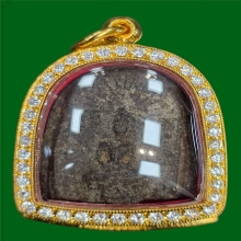 หลวงปู่บุญ เนื้อผงยาจินดามณี หลังมีจาร์