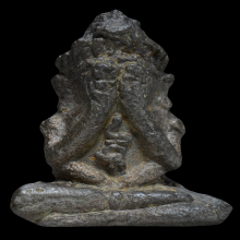 พระปิดตาลอยองค์ชีโบ (ทรงเทริด) เนื้อแร่ หลวงพ่อแช่ม 