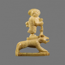 พระสิวลีประทับเสือ เนื้อเขากวาง 