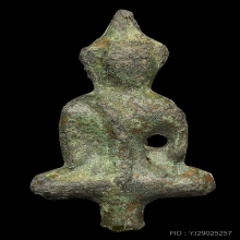 ยอดธงกู้ชาติ กรุวัดพลับบางกะจะ เนื้อชินเงินพิมพ์เล็กปางสมาธิ