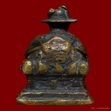 รูปหล่อนั่งเต็มองค์สมเด็จพระเจ้าตากสินมหาราช  วัดสุทัศน์