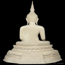 พระพุทธสกลสีมามงคล (หลวงพ่อขาว) 