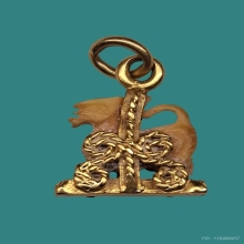 สิงห์สาริกาหลวงพ่อมุ่ย วัดดอนไร่ เลี่ยมกระเช้าทอง