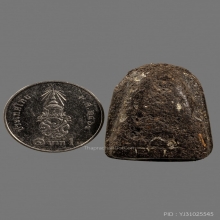 พระปิดตา เนื้อผงคลุกรัก เก่าไม่ทราบที่