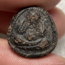 พระปิดตา เนื้อดินเก่าจุ่มรักเก่า